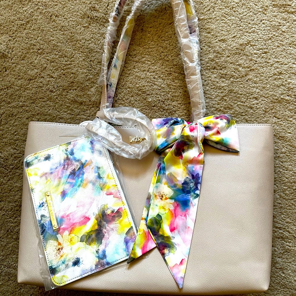 Betsy Johnson spring bag and wallet